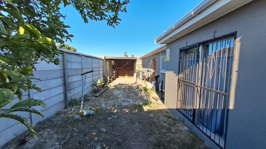 4 Bedroom Property for Sale in Bernadino Heights Western Cape